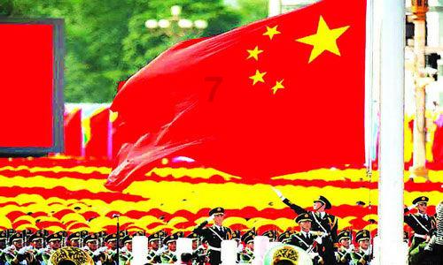 1947年,上校贪污10亿被枪毙,四姨太沦为暗娼,后与前任双双惨死