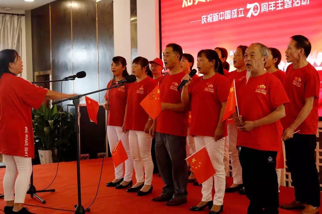 黄俊创新工作室收到“湖北省职工(劳模、工匠)创新工作室”奖牌和证书